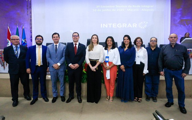 Mesa de abertura do encontro da Rede Integrar